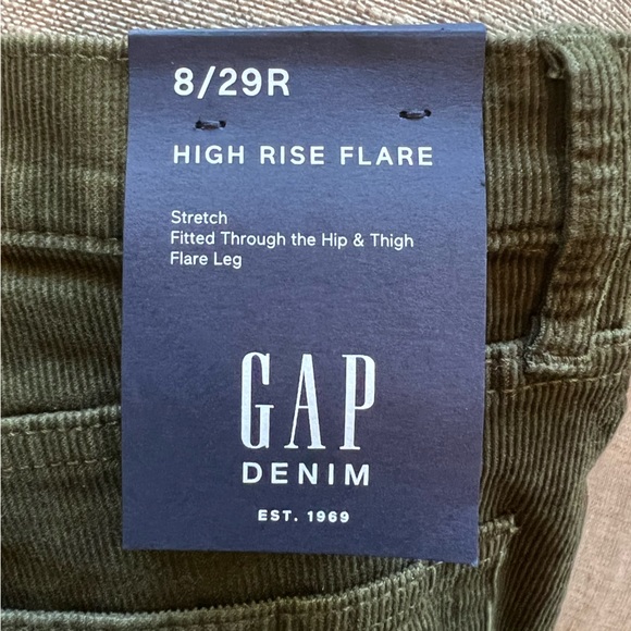 NWT GAP green corduroy flare pants size 8 / 29r - Picture 5 of 6